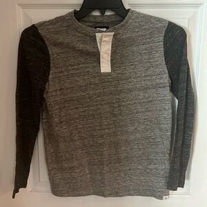 Gap kids. Boys long sleeve shirt size large in grey like new